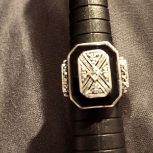 SILVER BLACK VINTAGE RING. SIZE 7 MARKINGS INSIDE